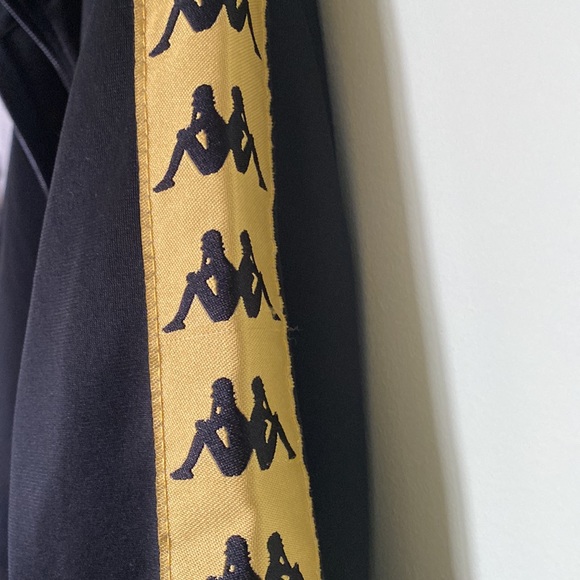 Kappa Track Jacket size large. Colours are black and gold - Picture 4 of 6